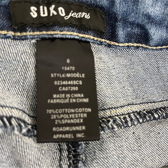 Suko Blue Sequin Light Wash Denim Capris - Picture 11 of 16